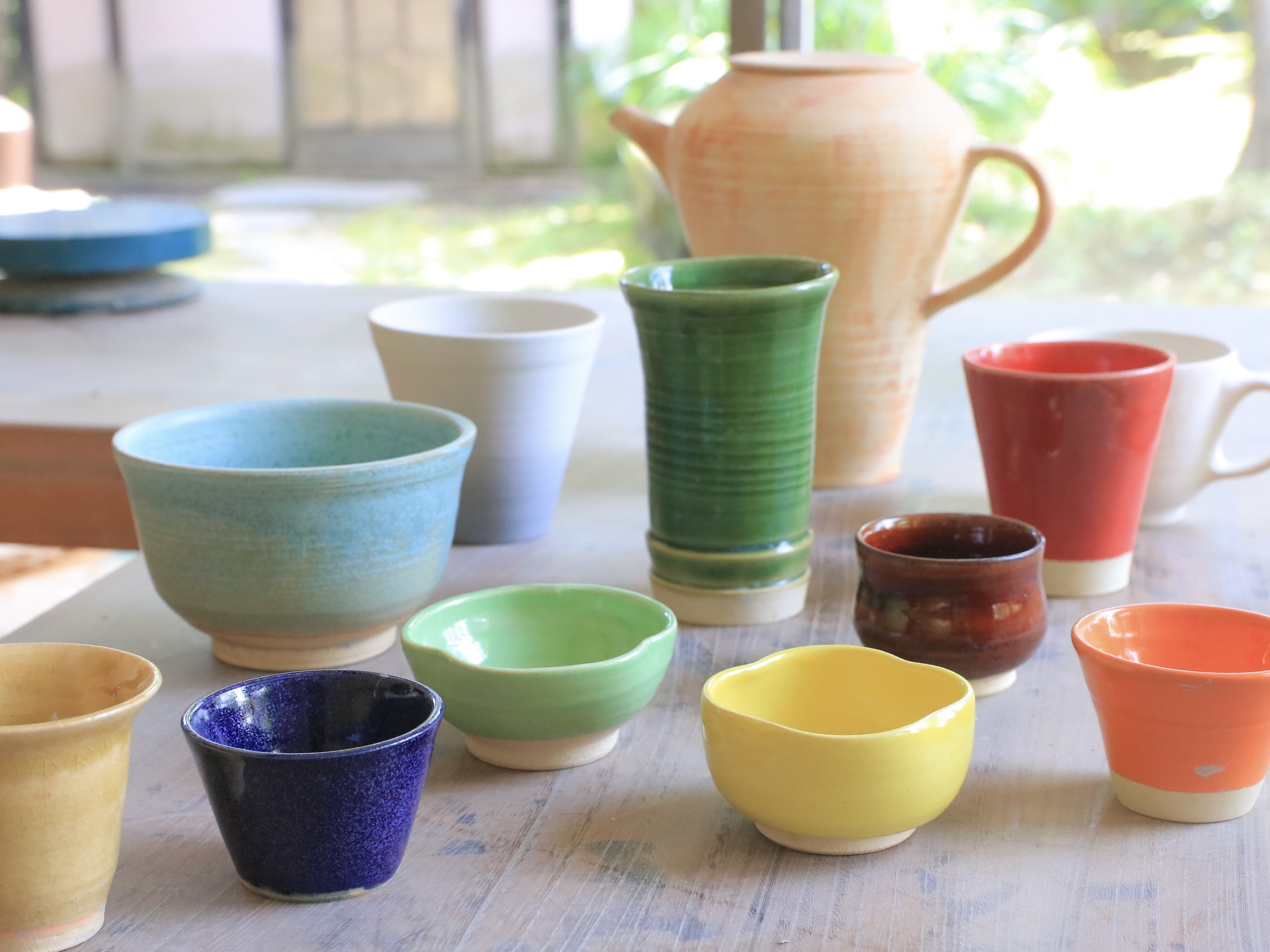 ろくろを回す。こころが整う。伊豆高原の麓で、陶芸リトリート | anatae