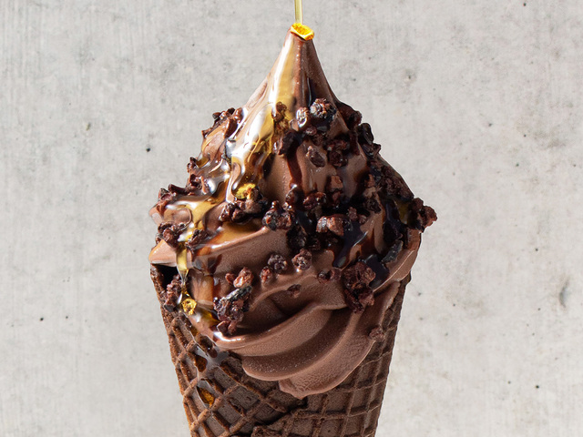 ソロ】ソフトクリームの常識が覆る！情熱の国の限定スイーツセット