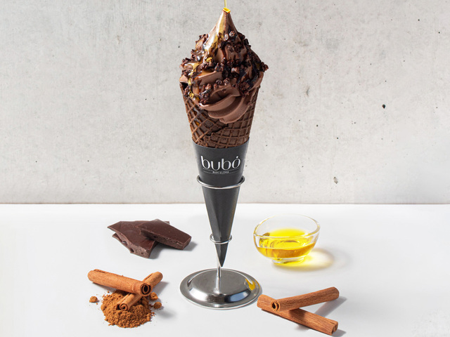 ソロ】ソフトクリームの常識が覆る！情熱の国の限定スイーツセット