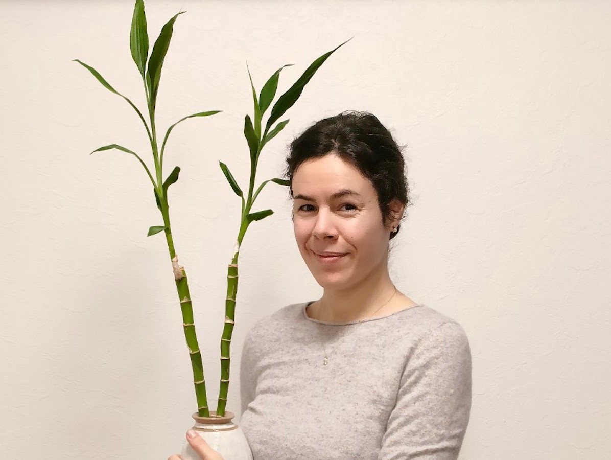 スペインバルセロナ出身の陶芸作家のハンドメイドトレイ 2種類